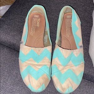 Chevron Toms